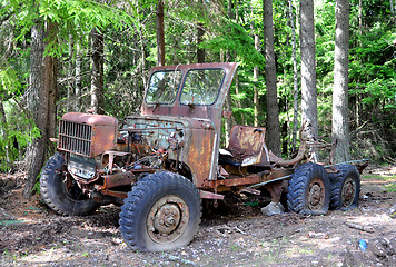 Image showing Broken car