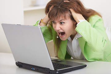 Image showing Woman disappointed with dialogue in Internet