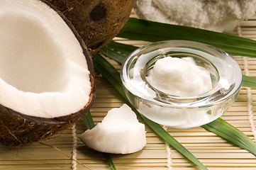 Image showing Coconut and coconut oil 