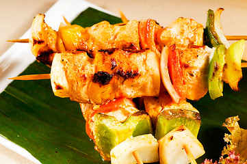 Image showing chicken and vegetables skewers