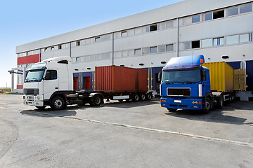 Image showing Loading containers