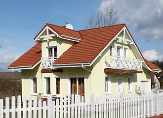 Image showing Suburban house