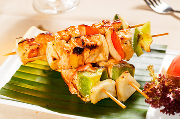 Image showing chicken and vegetables skewers