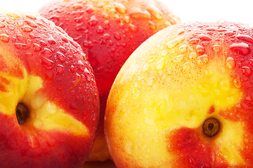 Image showing three peaches 