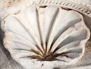 Image showing Carved patterns in marble