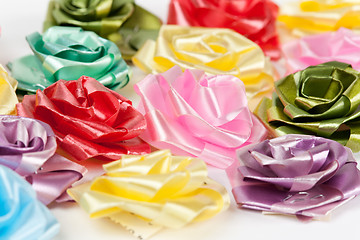 Image showing color of gift ribbons