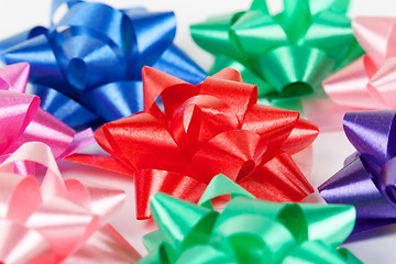 Image showing color of gift ribbons