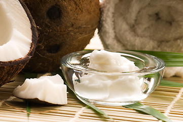 Image showing Coconut and coconut oil 