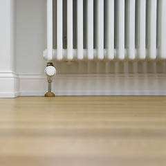 Image showing radiator and parquet
