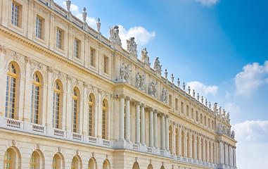 Image showing Palace side with statues on top in Versailles