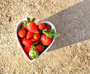 Image showing strawberries in heart shape bowl