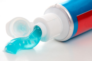 Image showing Toothpaste with breath strips