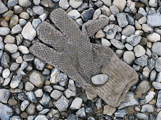 Image showing Lost glove