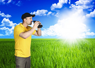 Image showing man and green grass field 