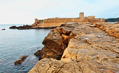 Image showing le castella castle