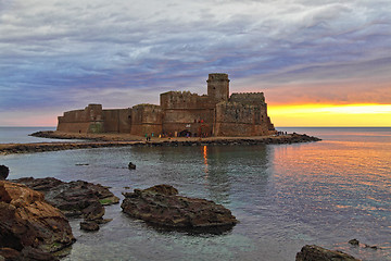 Image showing le castella castle