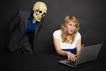 Image showing Woman experiences horror of what he saw on Internet