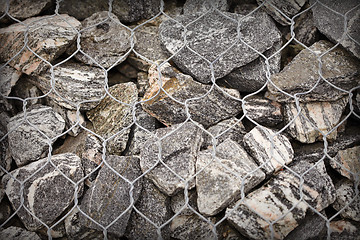 Image showing Road embankment of gravel reinforced with steel mesh