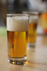 Image showing two beers 