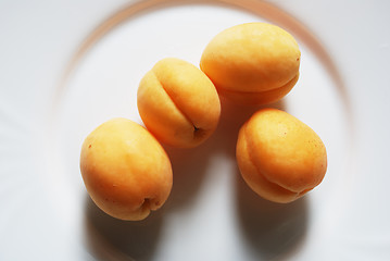 Image showing apricots