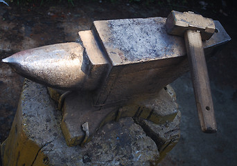 Image showing hammer and anvil 