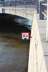 Image showing water level sign
