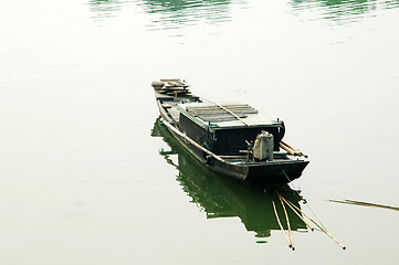 Image showing Boat in lake