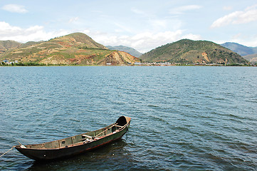 Image showing Boat in lake