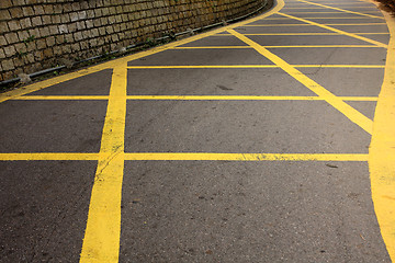 Image showing road with yellow lines 