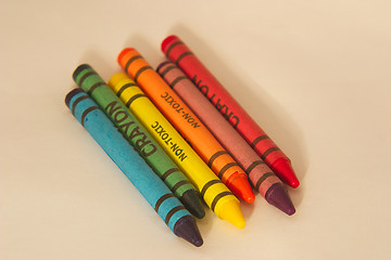 Image showing six wax crayons