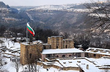 Image showing Flag over Tsarevets Stronghold