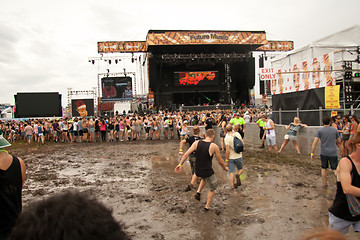 Image showing Guys Dancing in the Mud at the FMF Brisbane 2011
