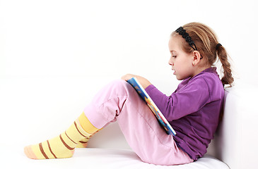 Image showing Girl reading