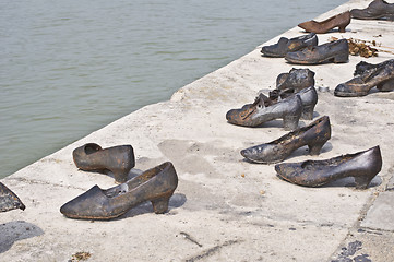 Image showing Memorial at the Danube