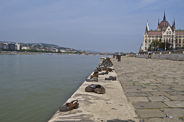 Image showing Memorial at the Danube