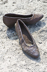 Image showing Memorial at the Danube