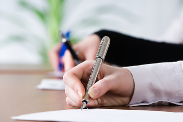 Image showing Signing girl