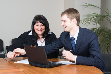 Image showing Businessgroup with laptop