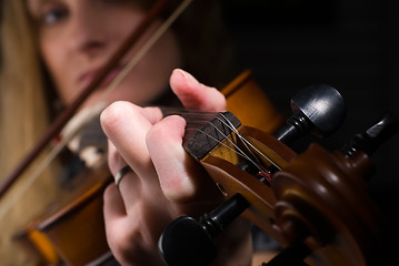 Image showing Girl with violin