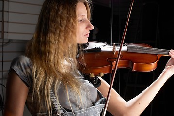 Image showing Girl with violin