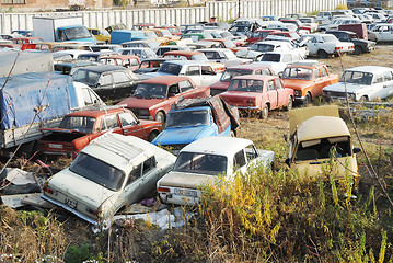 Image showing Dump of old cars