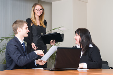 Image showing Businessgroup with laptop