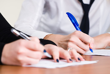 Image showing Signing girl