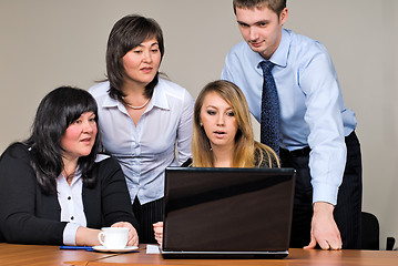 Image showing Businessgroup with laptop