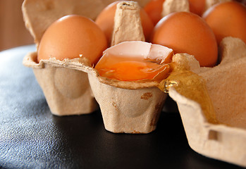 Image showing Eggs in box