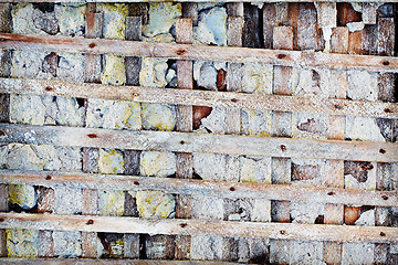 Image showing Old lattice - skeleton of concrete wall