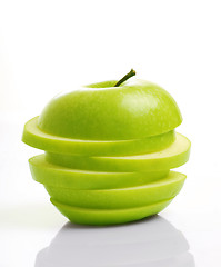 Image showing sliced green apple