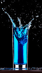 Image showing blue cocktail splashing 