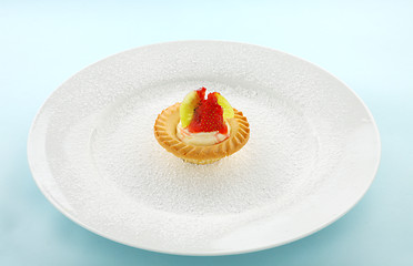 Image showing Cream And Strawberry tart