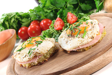 Image showing Hash browns with fried egg